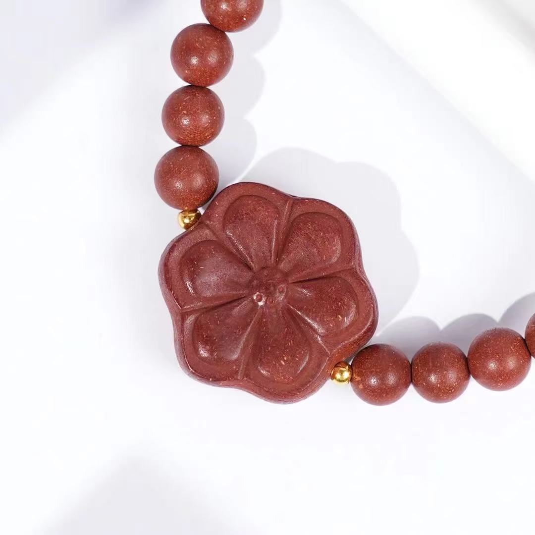 Floral Aromatherapy Beads - Handcrafted Calming Agarwood and Sandalwood Bracelet for Women, Stress Relief and Emotional Balance, Elegant Floral Pendant Gift